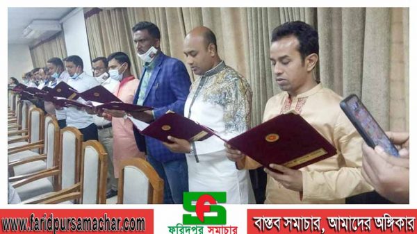 বিজয়ী মেয়র, সাধারণ কাউন্সিলর ও সংরক্ষিত নারী কাউন্সিলরদের শপথ গ্রহণ