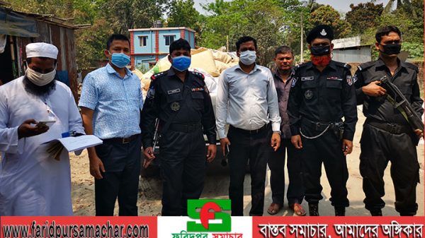 ফরিদপুরে ৫ টি গোডাউনকে বিপুল পরিমান জরিমানা : ৮৫০ কেজি পলিথিন জব্দ