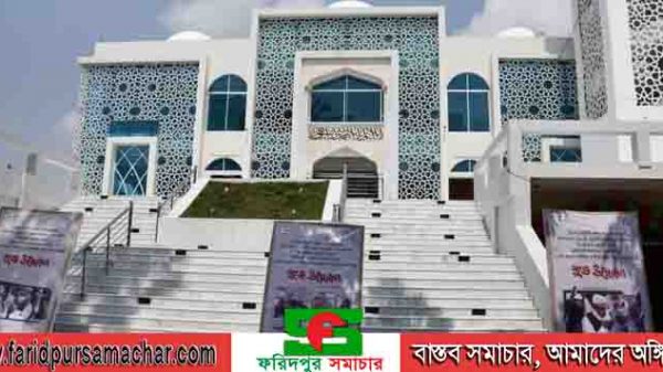 দিনাজপুর বিরলে মডেল মসজিদ ও ইসলামিক সাংস্কৃতিক কেন্দ্রের উদ্বোধন করলেন প্রধানমন্ত্রী শেখ হাসিনা