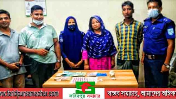 দিনাজপুর ঘোড়াঘাটে পুলিশি অভিযানে হেরোইন, ইয়াবা ট্যাবলেট নগদ অর্থসহ ২ মাদক ব্যবসায়ী আটক
