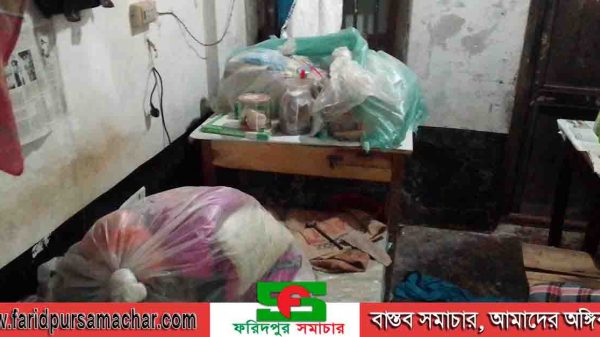 আলিপুর একটি ছাত্রাবাসে চুরি সংঘটিত