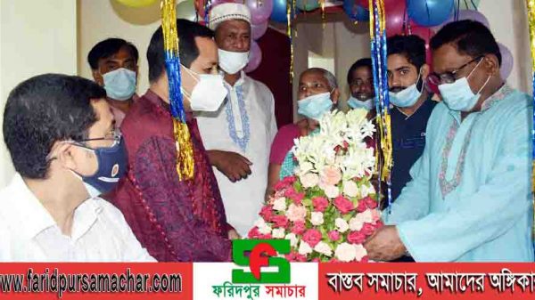 স্নিগ্ধ ও বৃষ্টিভেজা সকালে বীরাঙ্গনার নতুন দুয়ারে ফরিদপুরে জেলা প্রশাসক