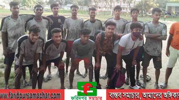 ফরিদপুরে এটিএম সৈয়াদুল আলম তপন স্মৃতি ফুটবল, ওহাব মিয়া মেমোরিয়াল ক্লাবের জয়লাভ