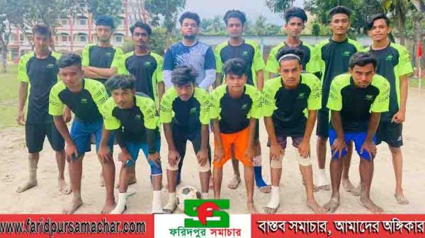ফরিদপুরে সৈয়দুল আলম তপন স্মৃতি ফুটবল টুর্নামেন্ট