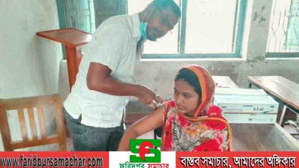 ফরিদপুর পৌরসভার উদ্যোগে পাঁচটি এলাকায় করণা টিকা কার্যক্রম শুরু
