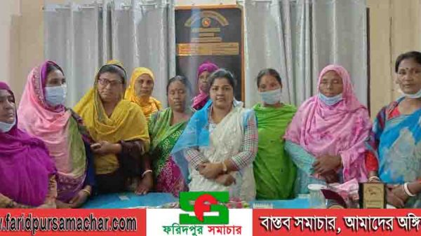 দিনাজপুর চিরিরবন্দর উপজেলা মহিলা ভাইস চেয়ারম্যান লায়লা বানু সাধারণ সম্পাদক নির্বাচিত হ‌ওয়ায় শুভেচ্ছা ও মত বি‌নিময় সভা অনুষ্ঠিত