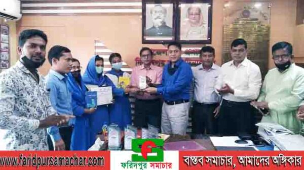 দিনাজপুরে সদর উপজেলা বিজ্ঞান ক্লাবের অ‌লি‌ম্পিয়াড ও কুইজ অনু‌ষ্ঠিত