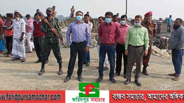 তিনটি ইটভাটার বিরুদ্ধে মোবাইল কোর্ট পরিচালনা করে ৫,৬০,০০০/- (পাঁচ লক্ষ ষাট হাজার) টাকা জরিমানা আদায়