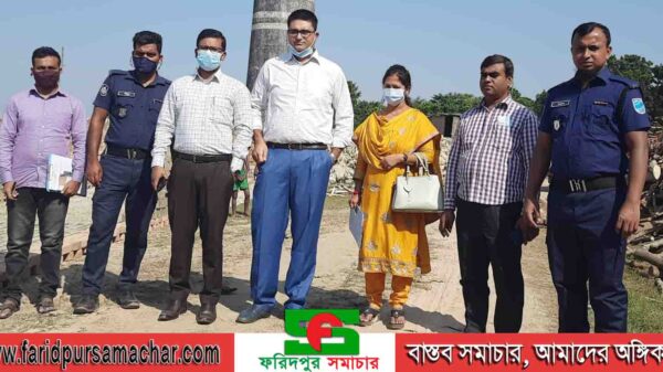 রাজবাড়ী ইটভাটার বিরুদ্ধে মোবাইল কোর্ট পরিচালনা করেএক লক্ষ টাকা জরিমানা আদায়