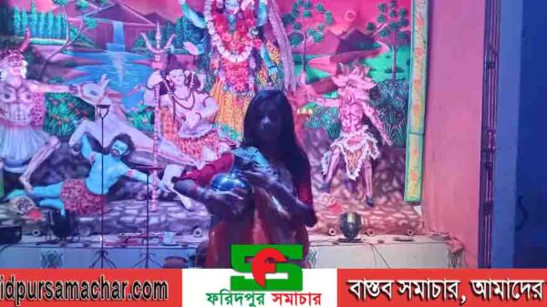 ফরিদপুরে শ্যামা পূজা ও দীপাবলি উৎসব উপলক্ষে বান্ধব পল্লীতে সাংস্কৃতিক অনুষ্ঠান