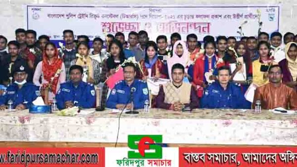 দিনাজপুরে ১২০ টাকায় নয় বরং সম্পূর্ন বিনামূল্যে পুলিশ কনস্টেবল পদে চাকরি