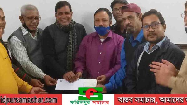 ফরিদপুর প্রেসক্লাবের উন্নয়নে এক লক্ষ টাকার অনুদান দিলেন বিশিষ্ট ব্যবসায়ী ও সমাজসেবক মহসিন শরীফ
