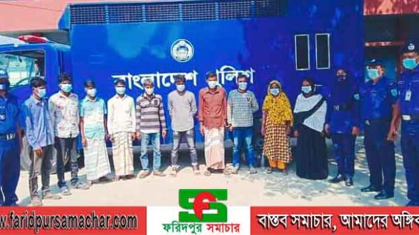 দিনাজপুরে পুলিশের বিশেষ অভিযানে মাদকসহ পরোয়ানা ভূক্ত আসামি গ্রেফতার