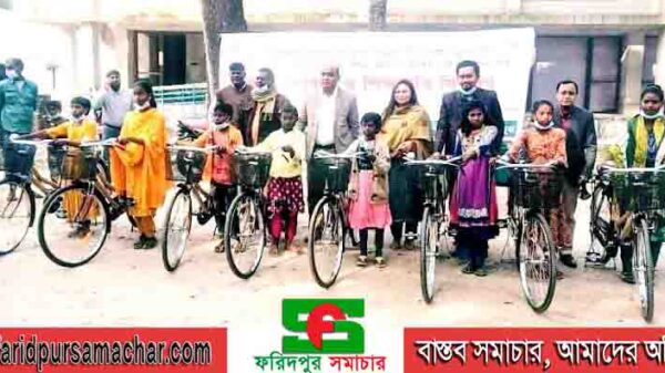 দিনাজপুর চিরিরবন্দরে ক্ষুদ্র নৃ-গোষ্ঠী শিক্ষার্থীদের মাঝে শিক্ষা বৃত্তি ও সাইকেল বিতরণ