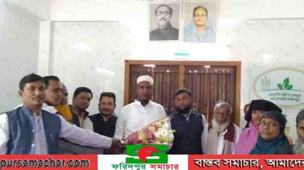 সালথার রামকান্তপ‌ুর ইউ‌পির দা‌য়িত্ব নি‌লেন ইশারত হোসেন