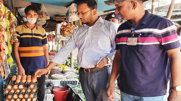 মুরগি-ডিমের বাজারে ভোক্তা অধিদপ্তরের অভিযান
