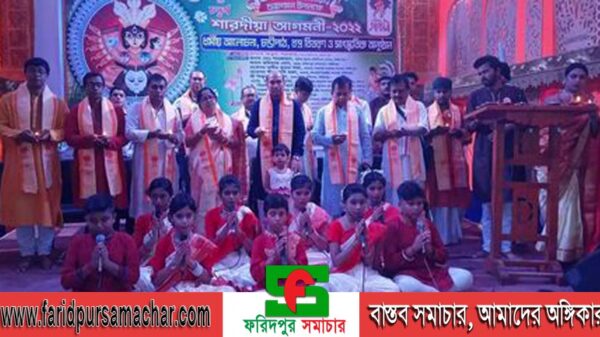 দুর্গা দেবীর শুভগমন উপলক্ষে ধর্মীয় আলোচনা সভা ও বস্ত্র বিতরণ