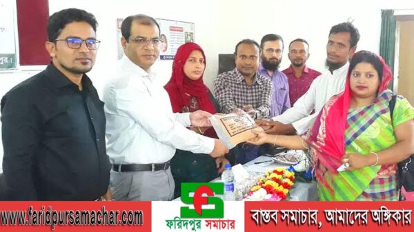 সালথায় কৃ‌ষি প্রনোদনার আওতায় বিনামূ‌ল্যে বীজ ও সার বিতরণ