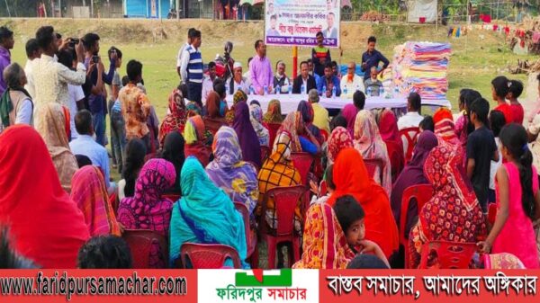 দুঃস্থদের মাঝে কেন্দ্রীয় কৃষক দল নেতার শীত বস্ত্র বিতরণ